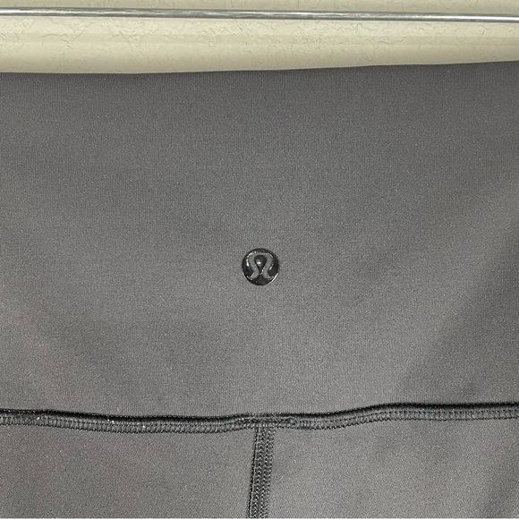 Lululemon Black Heathered Gray If You’re Lucky Full On Luxtreme Leggings Size 6 - Picture 4 of 5